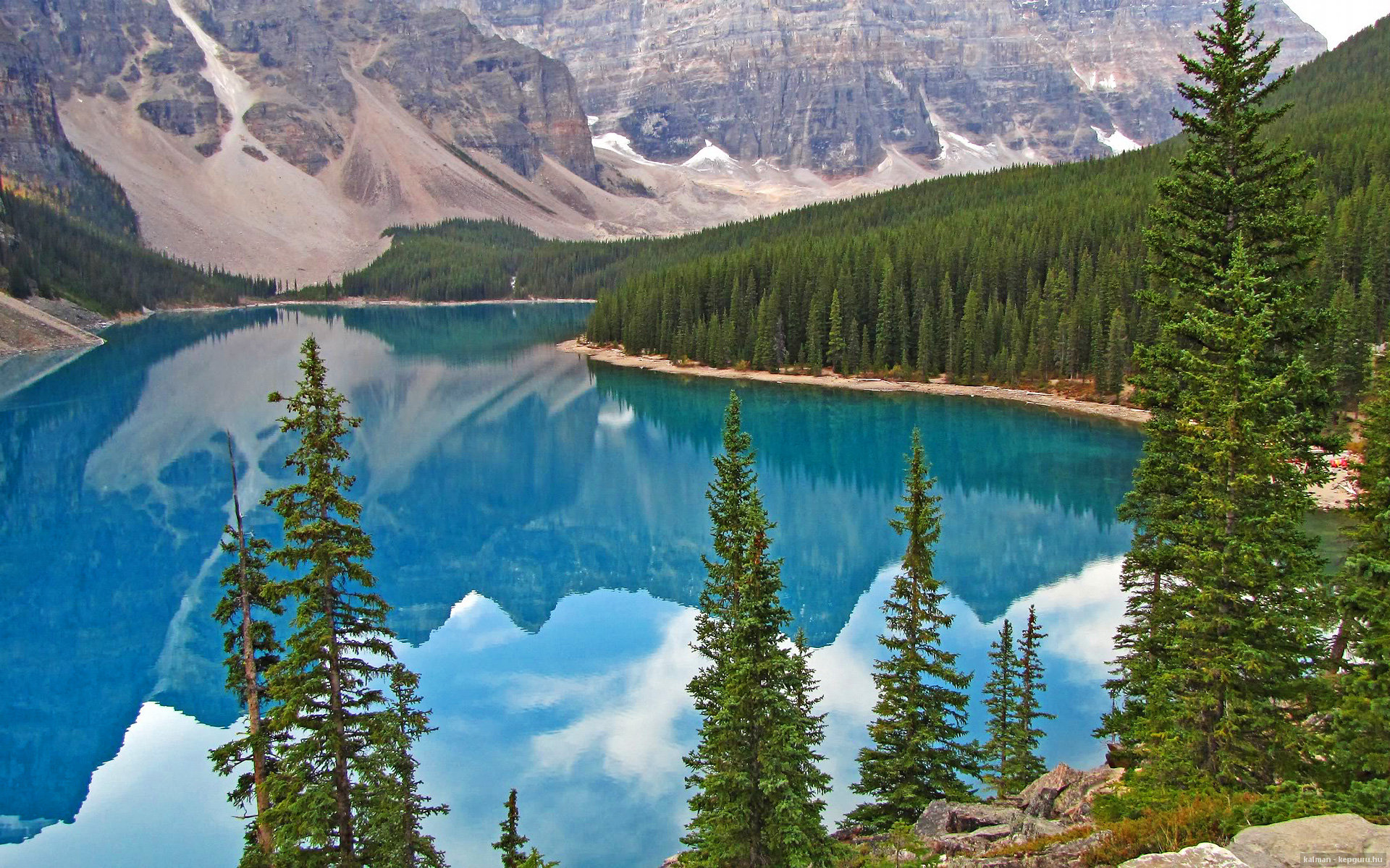 裁判新规引发热议,联盟不断推动判罚公平化,裁判员公平裁决