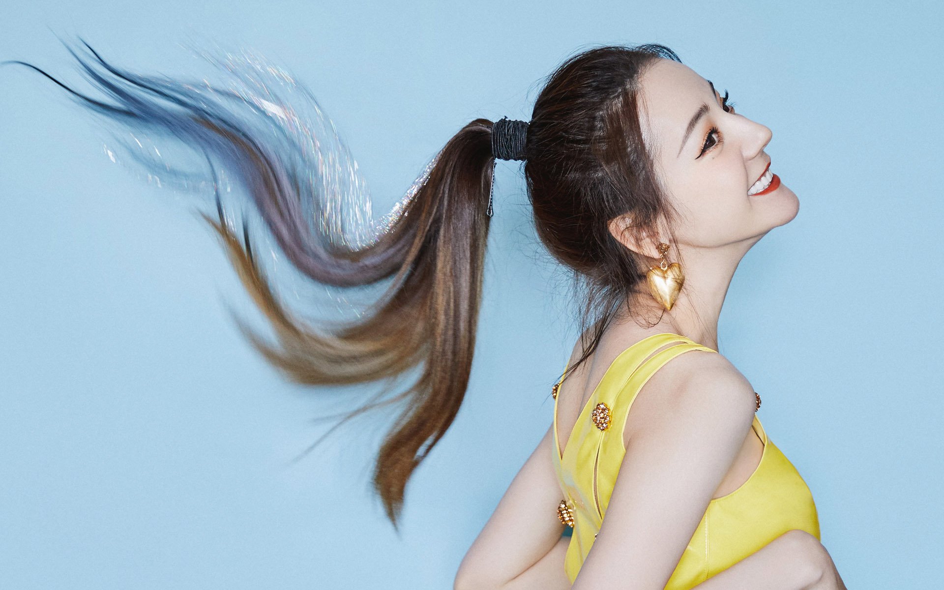 公牛教练带队回顾比赛录像强调攻守切换节奏,公牛教练组